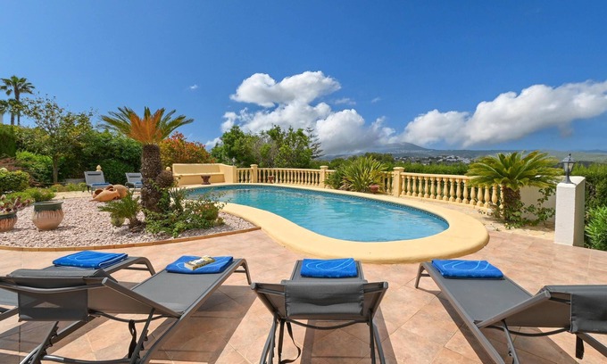 Balcon del Mar Villa | Large and comfortable villa in Javea, on the Costa Blanca, Spain with private pool for 4 persons