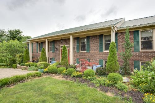 Danville Apartment | Large and Private Guest House Apt with Patio and Views!