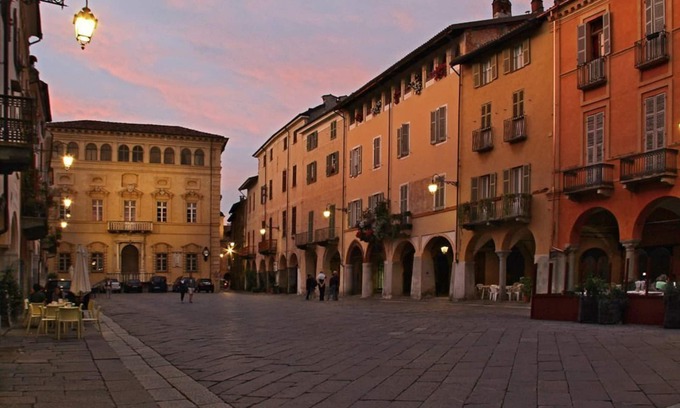 Biella Apartment | Large apartment in Biella, Italy located on historic Piazza Cisterna