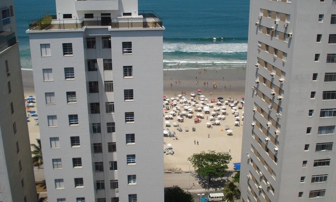 Pitangueiras Apartment | Large Apartment Overlooking Sea - 20 Metres From The Beach