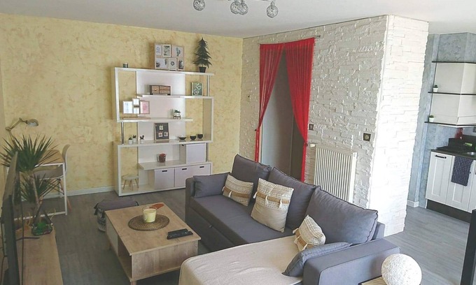 Saint-Priest Apartment | Large apartment T2, quiet, near Lyon, balcony parking and transport