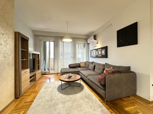Kolovicë Apartment | Large Apartment