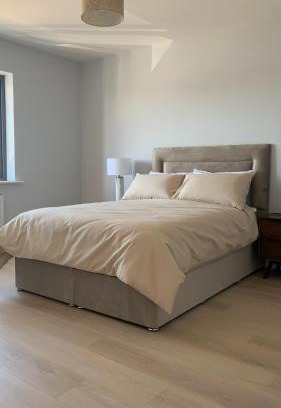 County Cork House | Large bedroom near to the center