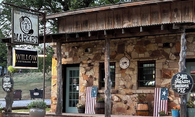 Medicine Park House | Large cabin retreat in downtown Medicine Park Walking distance Pet-friendly!