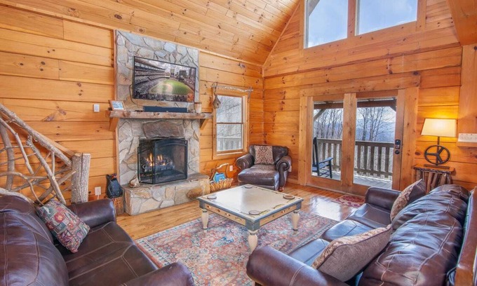 Zionville Cabin | Large Cabin Sitting at 4,000 Feet Elevation