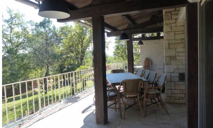 Brignac-la-Plaine House | Large campane house