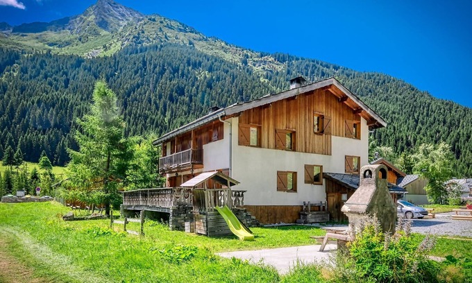 Champagny-en-Vanoise Ski Chalet | Large chalet, moutain view, outdoor activities