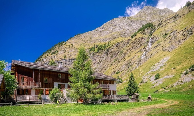 Champagny-en-Vanoise Ski Chalet | Large Chalet with a view, 7min away from la Plagne
