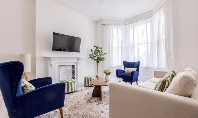 Avonmore and Brook Green House | Large & charming 5BR House near Kensington Olympia