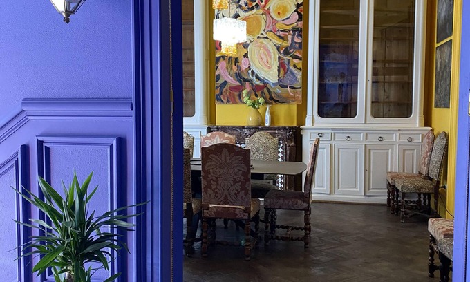 Gare Bed & Breakfast | Large, charming town house in the center of Calais