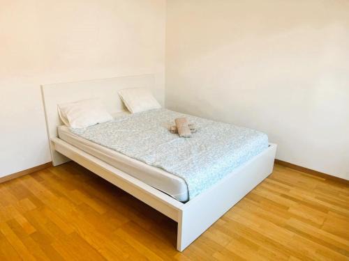 District 9 Apartment | Large City Center Apartments with Balcony ALT - Self Checkin