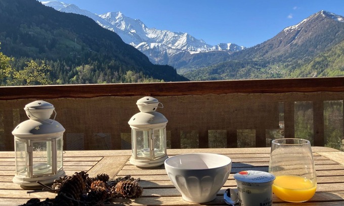 Servoz Ski Chalet | Large, comfortable apartment in a chalet near Chamonix