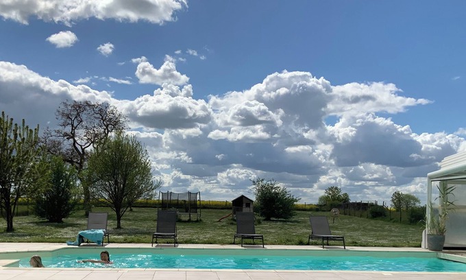 Maslives House | Large comfortable house, heated swimming pool 5 minutes from Chambord castle