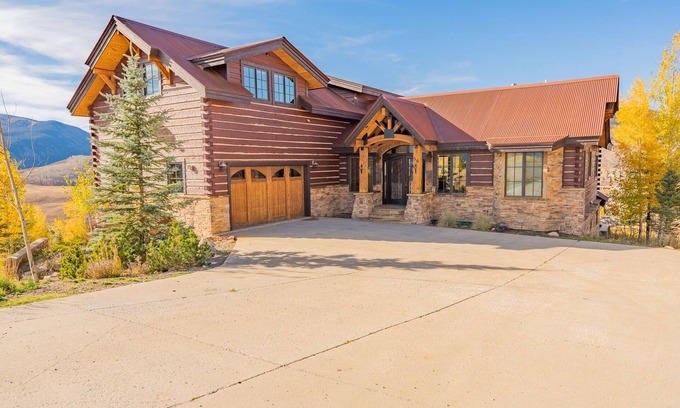 Crested Butte House | Large, comfortable, slope-side home!