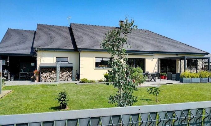 Criquebeuf-en-Caux Villa | Large contemporary villa just outside etretat