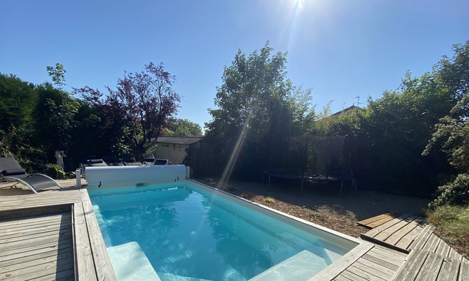 Moncoutant House | Large cottage swimming pool jacuzzi 35 min puy du fou