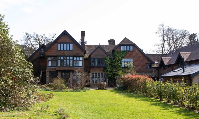 East Grinstead House | Large Country Mansion in Ashdown Forest