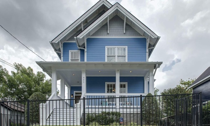 Hope Gardens House | Large Downtown House with Hot Tub & Entertaining Decks