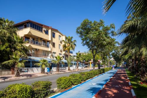 Eski Lara Apartment | Large Duplex Apartment With Sea View