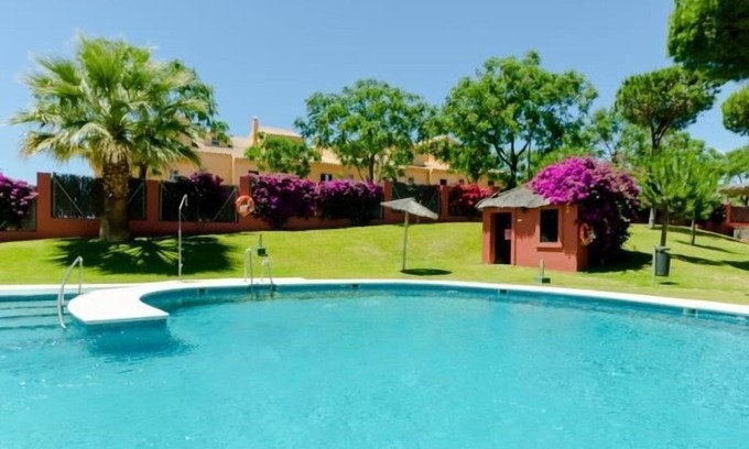 El Puerto de Santa Maria Apartment | Large terrace and pool