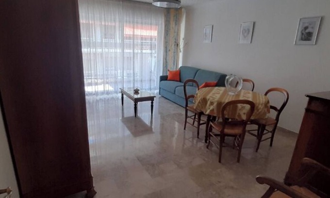 Antibes Old Town Apartment | Large F2 Antibes near the sea