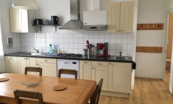 Saint-Palais-sur-Mer Cottage | Large family apartment with private garden, 100 m from the sea