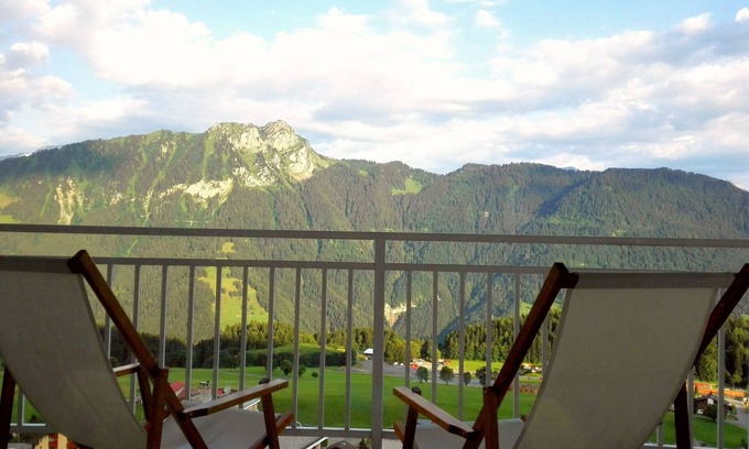 Leysin Apartment | Large family apartment - breathtaking view, Ski-in