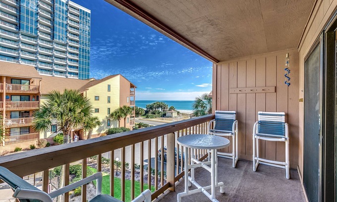 Myrtle Beach Condo | Large Family Friendly Condo - Steps to the Beach! Close to Attractions!