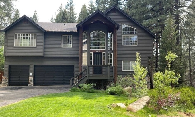 Tahoe Paradise House | Large Family Home in Quiet Wooded Setting Close to Everything
