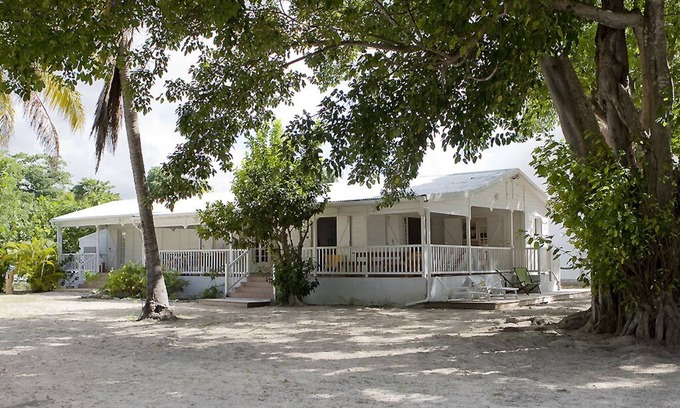 Sainte-Anne Villa | Large family home with private beach