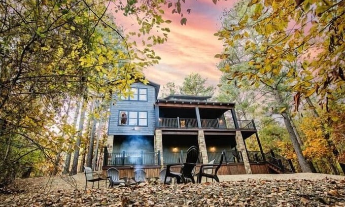 Broken Bow Cabin | Large family retreat with Mountaintop views