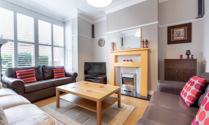 Muston House | ❤️ Large Family Self Catering Holiday House-Filey