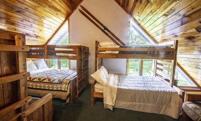 Ghent House | Large Family Space - Slopeside at Winterplace Ski Resort