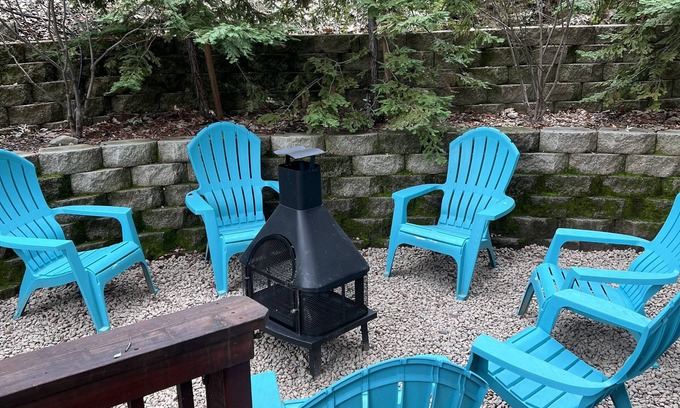 Twain Harte House | Large Family Vacation Home - Hot Tub, Pool Table, Bball, <1 mi to downtown TH.