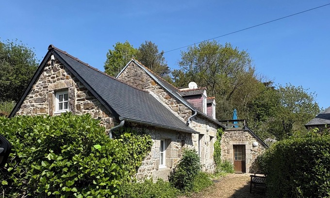 Plouha House | Large fisherman's house, in a green setting and 150m from the sea🏝️