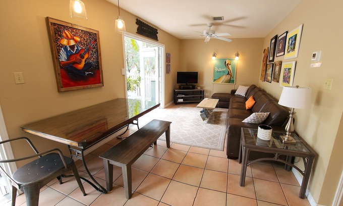 Truman Annex Condo | Large Floorplan & Yard, Sunny 2BR KING/twin, 1 Bath, Truman Annx, Grd Flr, Pool