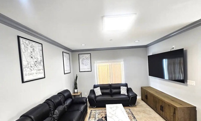 Midway City House | Large Fun Modern near Disneyland & OC Beaches
