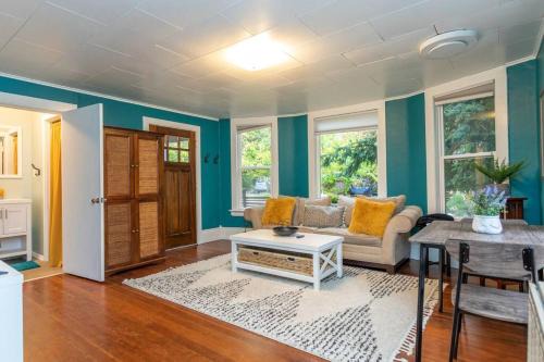 Fremont Apartment | Large funky 2 or 3 bedroom unit in prime location