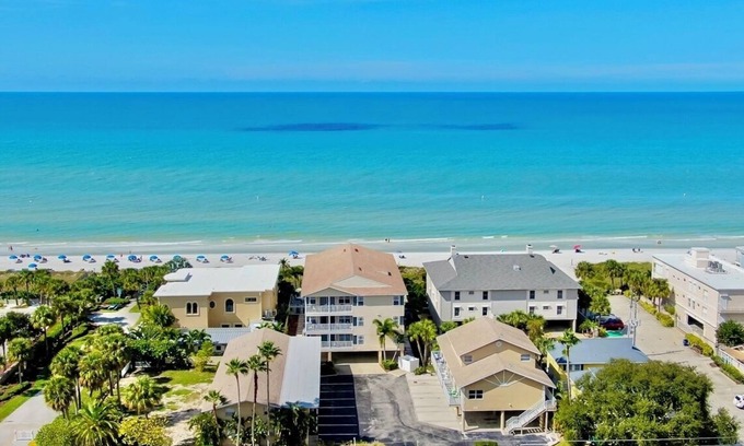 Indian Rocks Beach Condo | Large, Ground Floor, Indian Rocks Beach Condo, Sunset Paradise, Gulf Side!