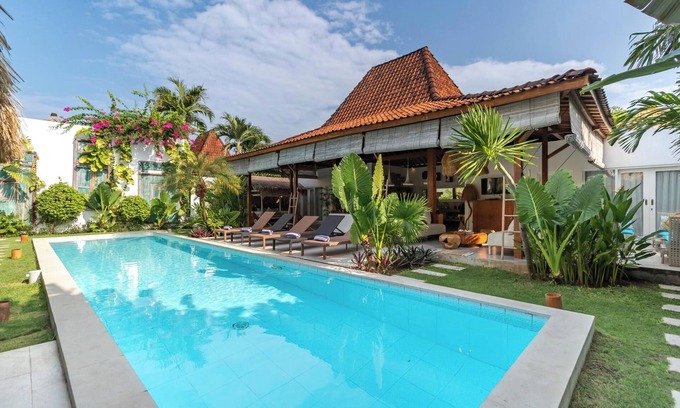 Drupadi Villa | Large group Villa in Seminyak for 24 people