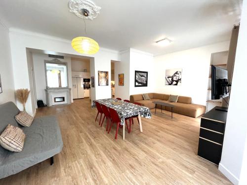 Jean-Medecin Apartment | Large Haussmanian appartment in the heart of Nice