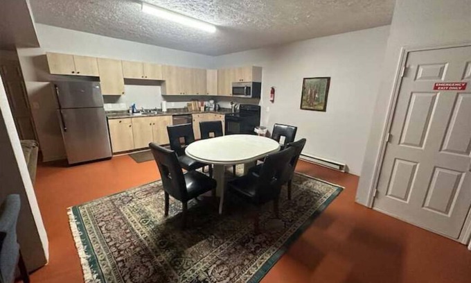 Minot Apartment | Large Historic Downtown Minot 2+bd Apartment