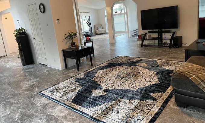 Port Angeles House | Large Home, Hot Tub, Patio, Privacy. Need i Say More?