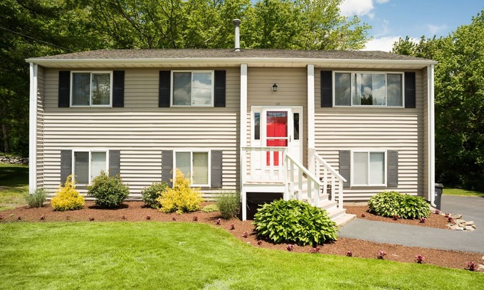 Bonnet Shores House | large home in Bonnet Shores with central AC