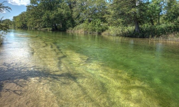 Leakey House | LARGE HOME ON THE BEAUTIFUL QUITE FRIO RIVER