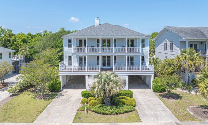 Isle of Palms House | Large Home Right by the Beach! Private Pool & Elevator! Fun Backyard w/Swingset