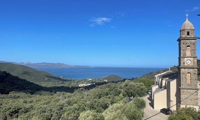 Farinole House | Large house facing the sea, close to the beach