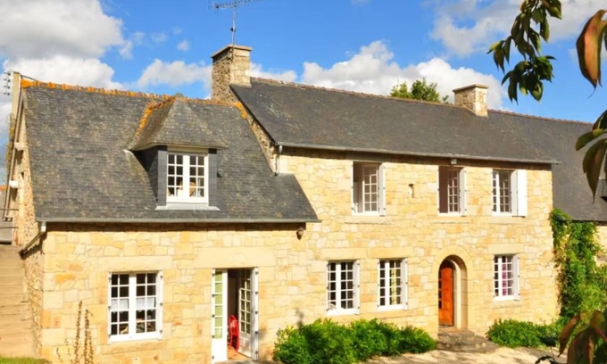 Tregon House | Large house in the country