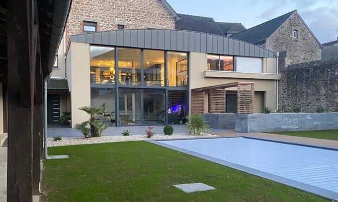 Lamballe House | Large house with heated swimming pool in Brittany, 15 minutes from the sea