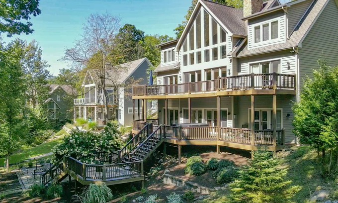 McHenry House | Large Lakefront Home! Private dock and hot tub!